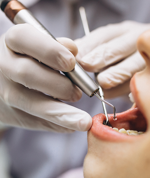 Adental Diş Kliniği Uzman Kadro